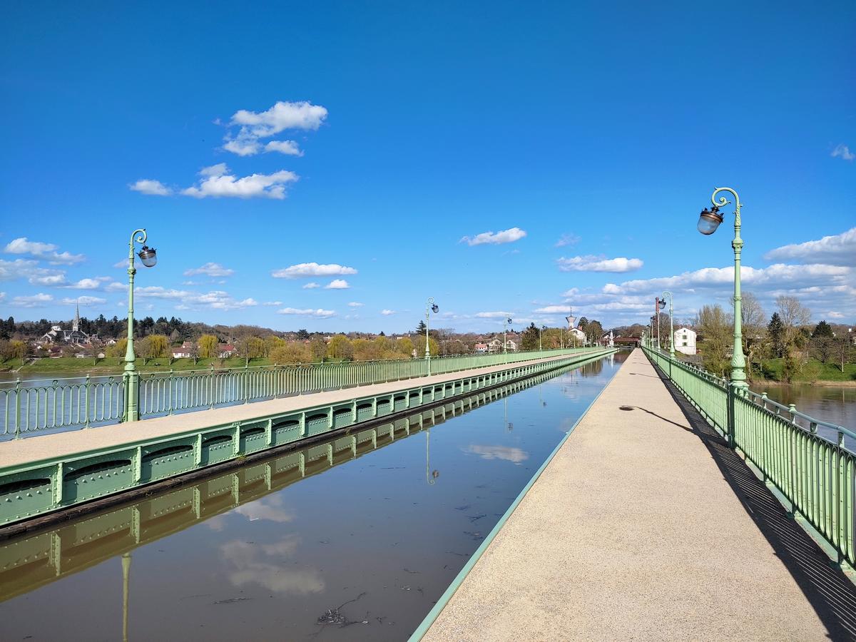 7-pont_canal_briare.jpg